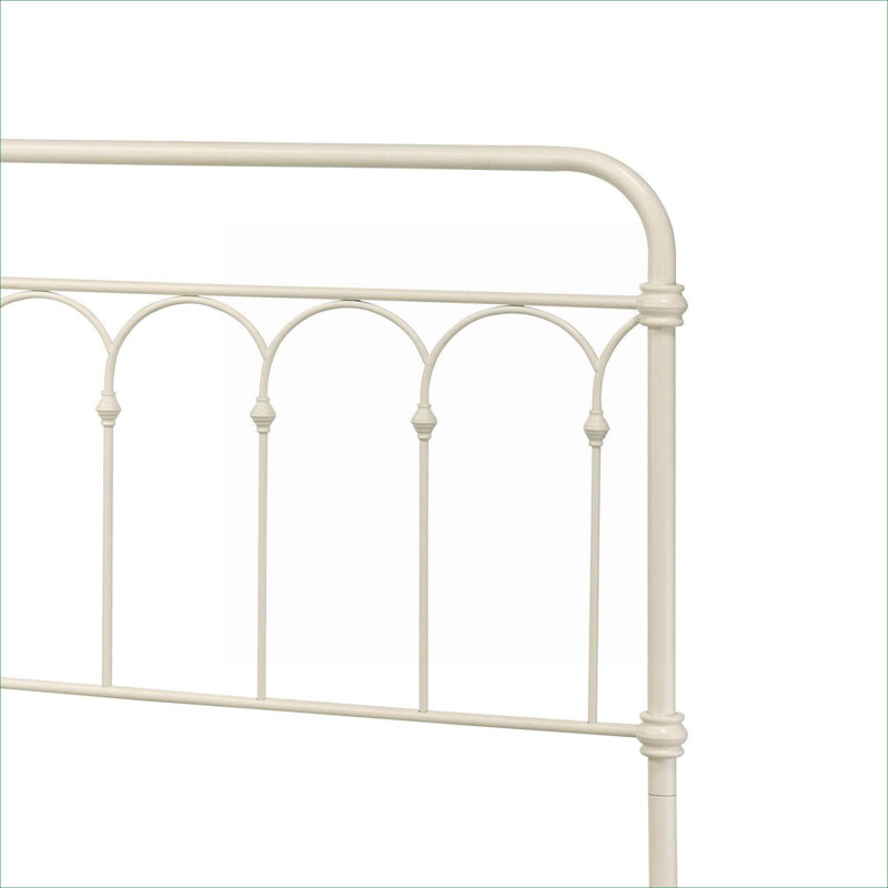 Structure de lit double classique de style fuseau classique avec support de lattes robuste, fabrication en métal blanc doux pour la chambre à coucher