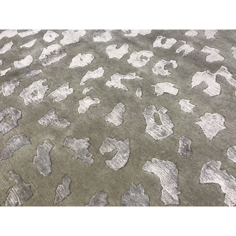 Hand-Knotted High-Quality Beige Area Rug