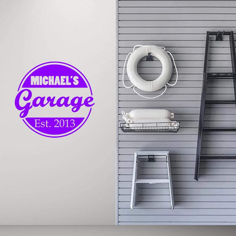 Décalcomanie murale Trinx Garage avec nom personnalisé - CS49, H 18 po x l 19 po, Violet