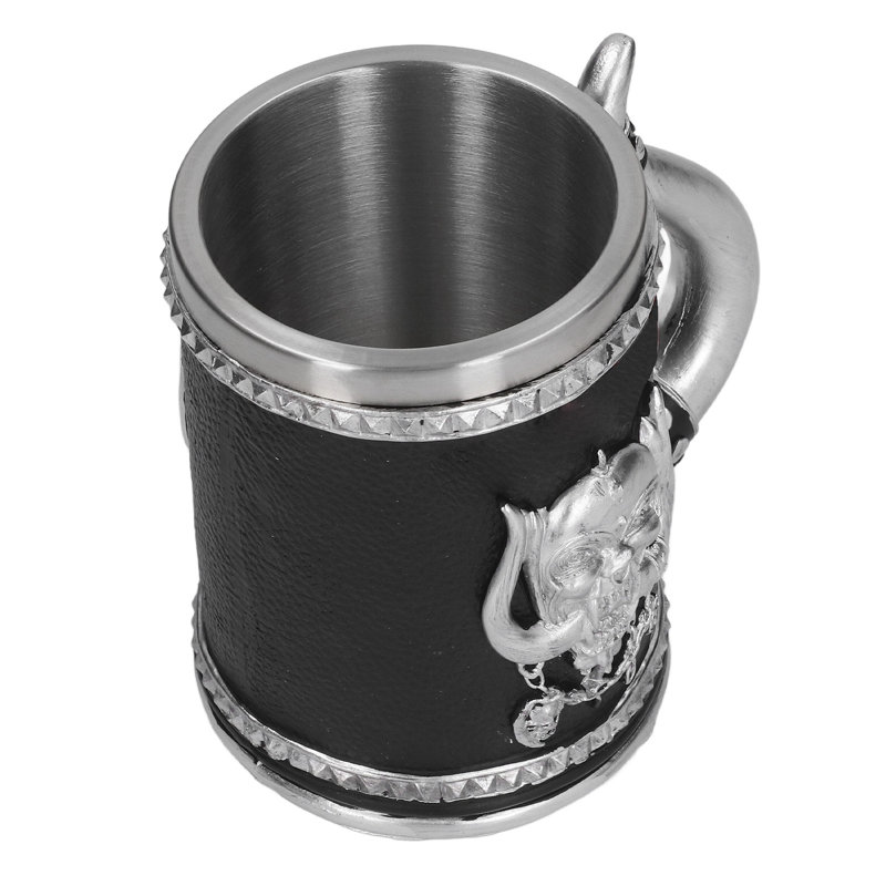 Ornement artisanal en verre en forme de crâne de pirate