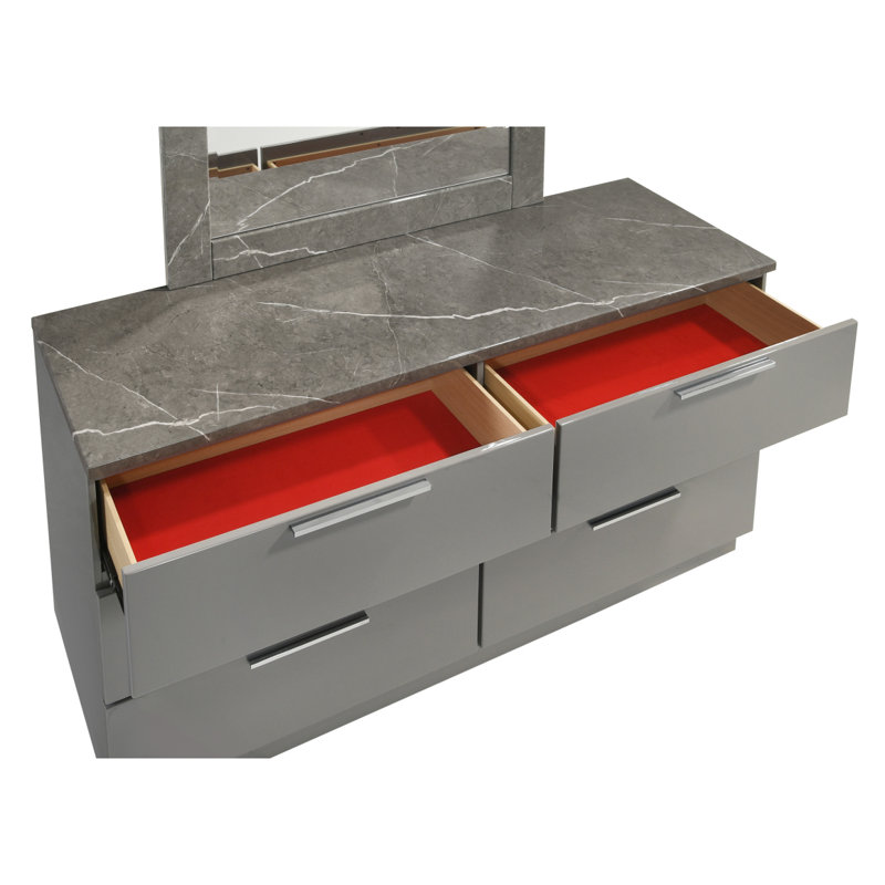 Bureau Elara