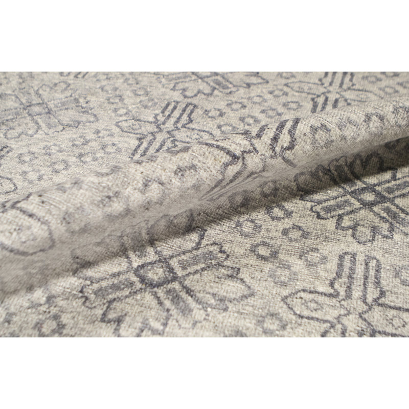 Geometric Area Rug in Silver