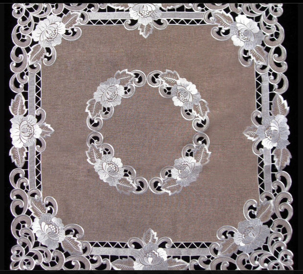 McLean Table Topper
