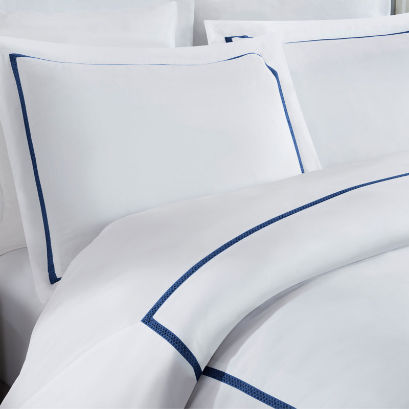 Ensemble de housse de couette brodée au point de croix en coton Riverton par Superior , White/Navy Blue