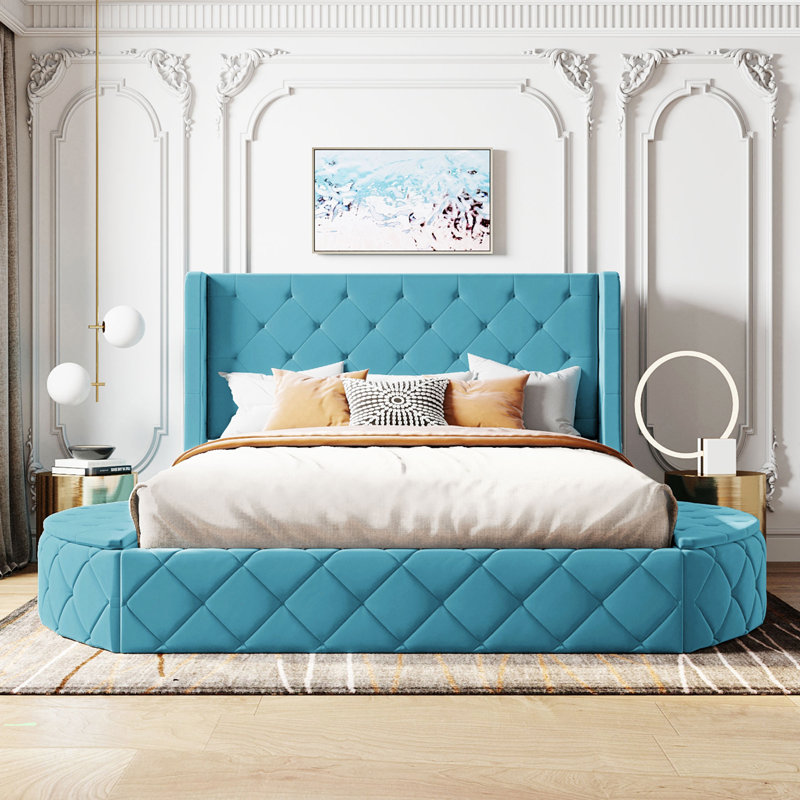 Lit plateforme tapissier avec tête de lit à oreilles, grand tiroir et tabourets de rangement latéraux pour une chambre élégante et fonctionnelle