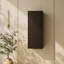 Armoire murale 12 po avec porte à fermeture douce, finition chêne foncé, rangement compact pour salle de bain avec tablette interne pour petits espaces