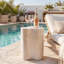 Table d'appoint d'extérieur / d'intérieur Organic Look Travertine MGO, hauteur 18,11 po résistante aux intempéries pour patio, salon et chambre à coucher