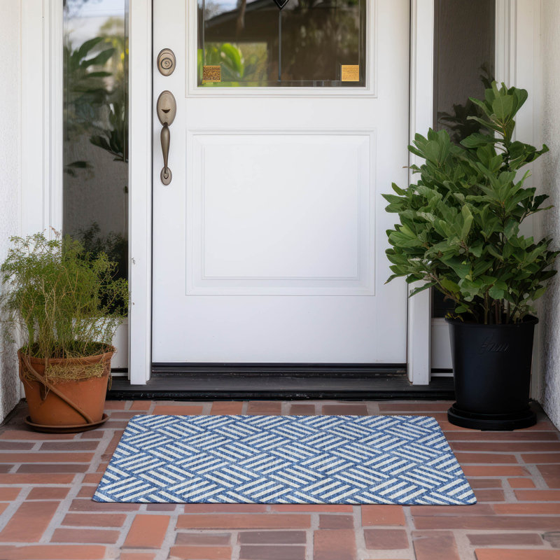 Tapis d'entrée / extérieur antidérapant Kinslee, Rectangle 1 pi 8 po x 2 pi 6 po
