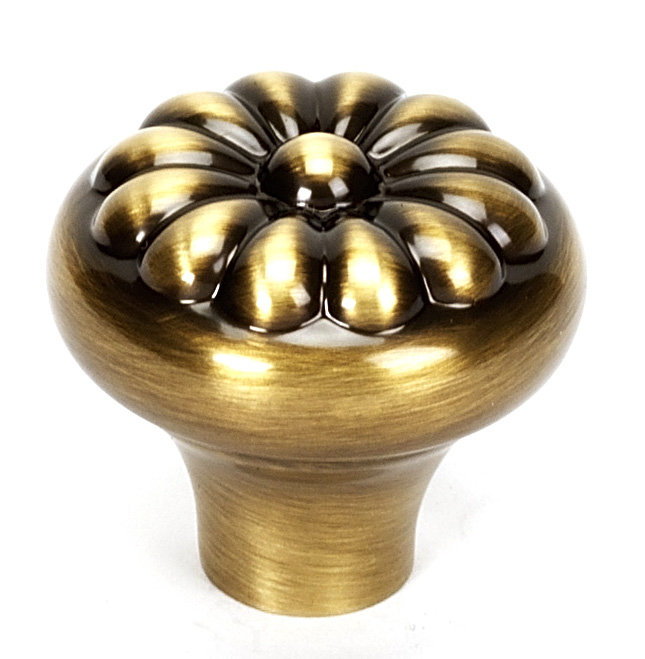 Poignée champignon Bella, Antique English, H 1,25 po x l 1,25 po x P 1,25 po
