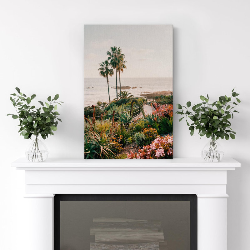 «Tropical Coastal Palm Tree By The Beach» sur, H 48 po x l 32 po