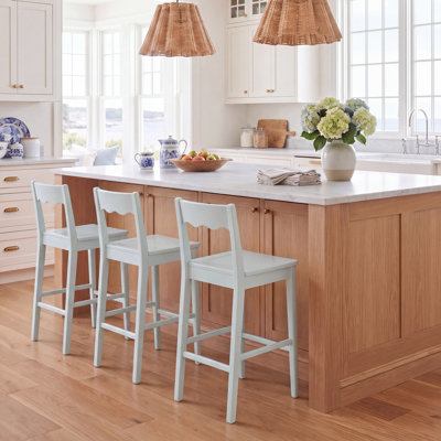 Rosetty Scallop Counter Stool
