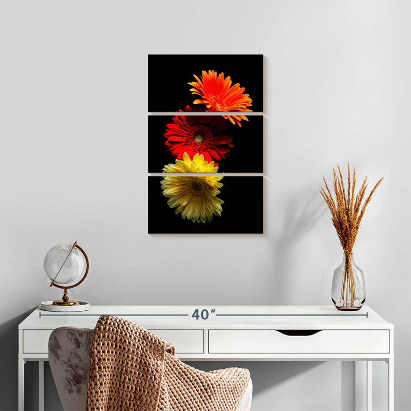 Harnek Three Luminuous Daises
