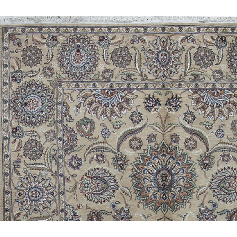 Wool Oriental Area Rug in Ivory/Brown/Light Green