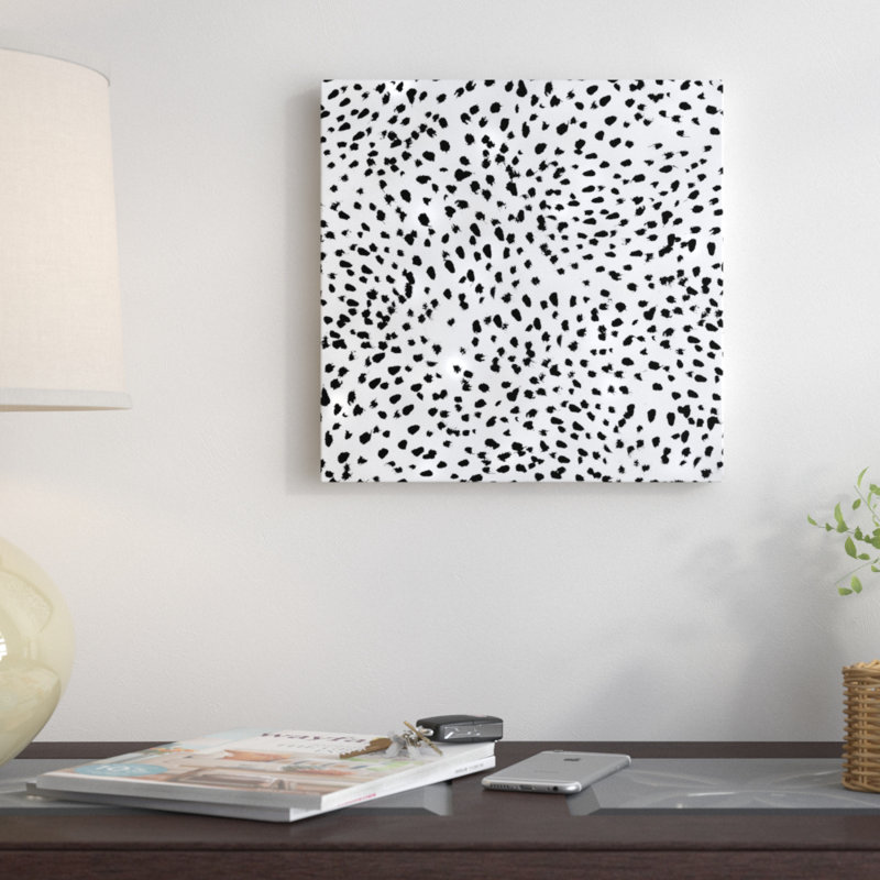 « nadia b&w », impression sur toile, H 18 po x l 18 po x P 1,5 po, Toile avec cadre noir