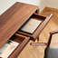 Bureau rectangulaire en bois massif avec tiroirs Walnut-949565241-949565245