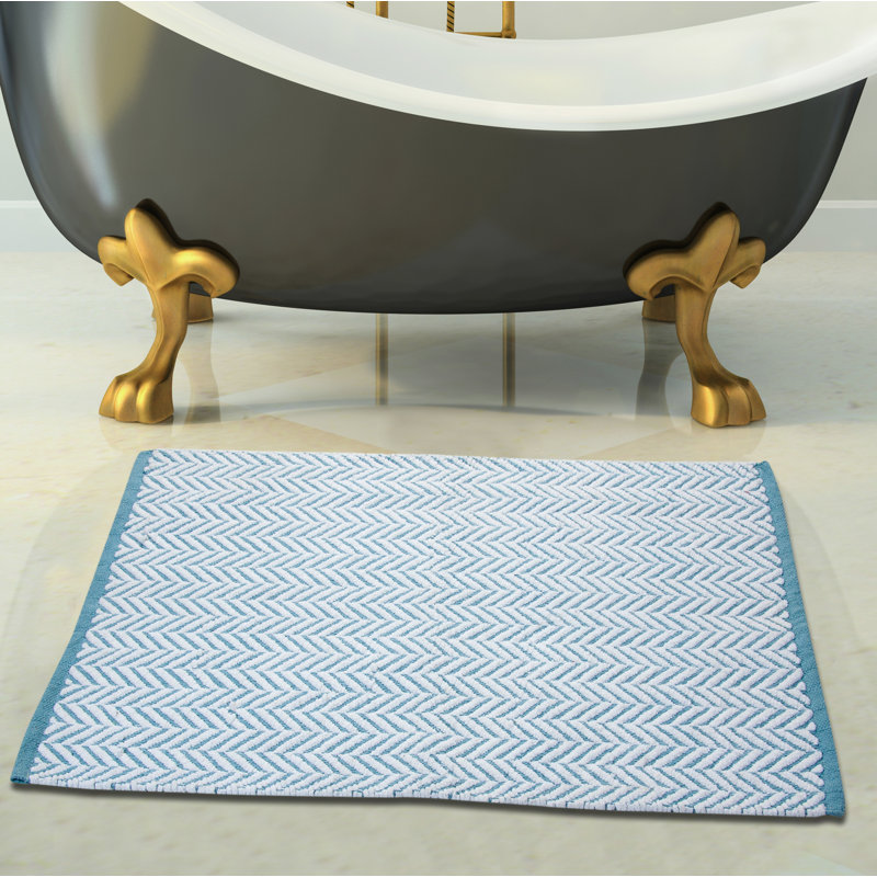 Tapis pour salle de bain Harbeson, 34 po x 21 po, Blanc / bleu