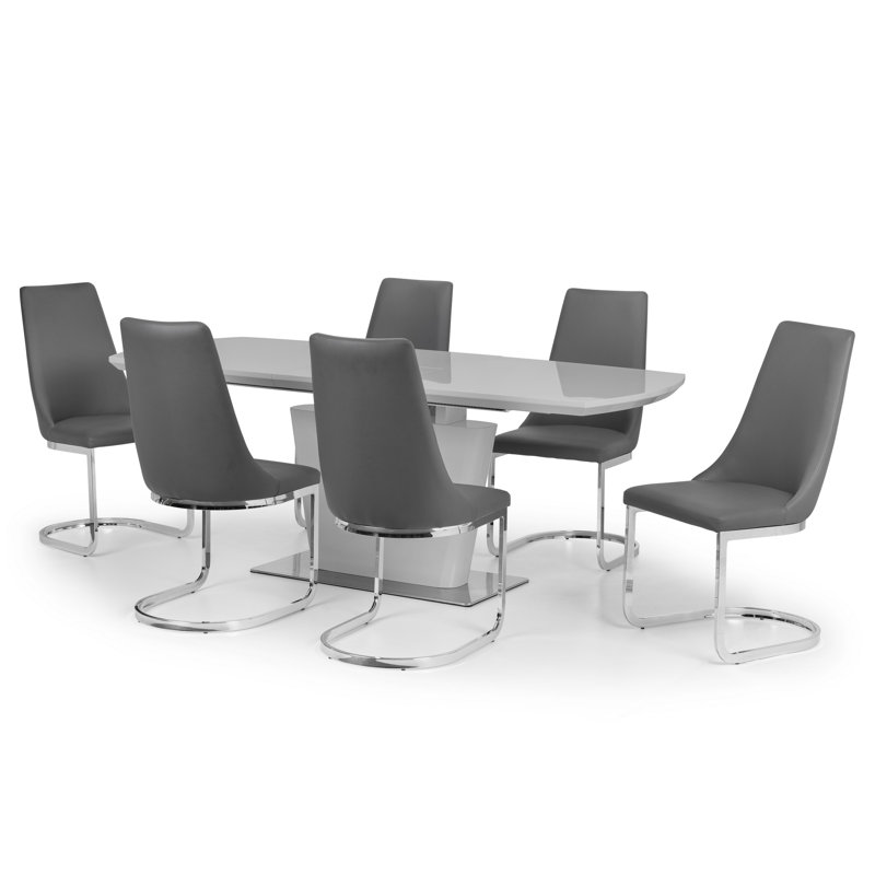 Wynnfield 6 - Person Dining Set