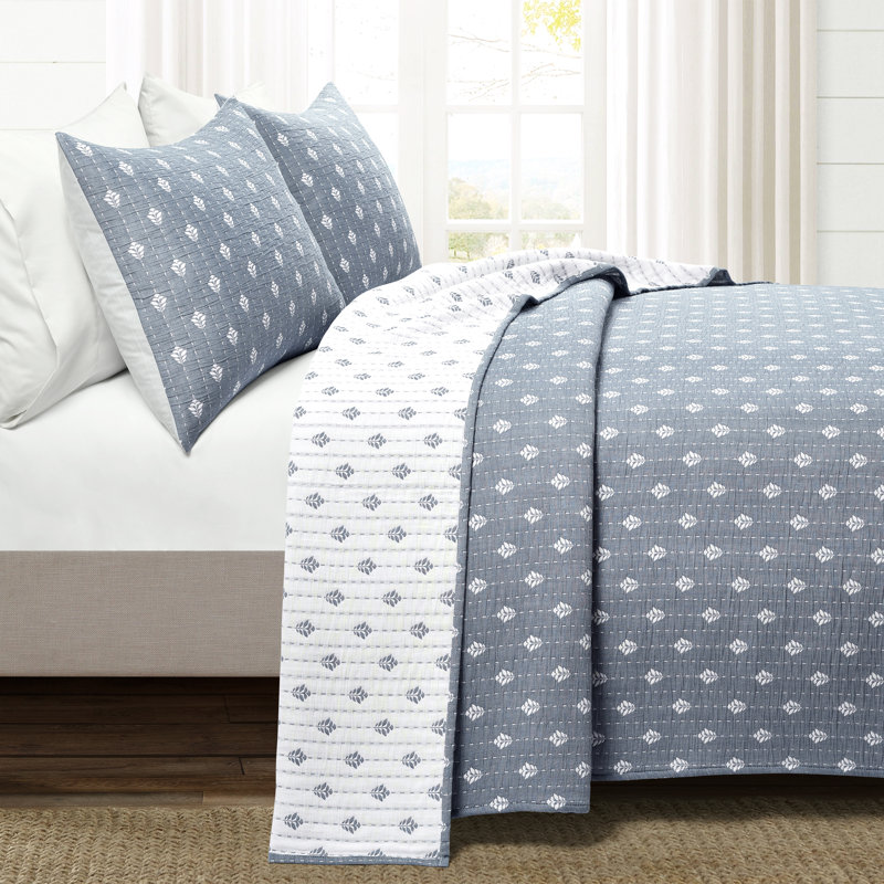 Willards Cotton Jacquard Floral Quilt, Blue, King Quilt + 2 King Shams