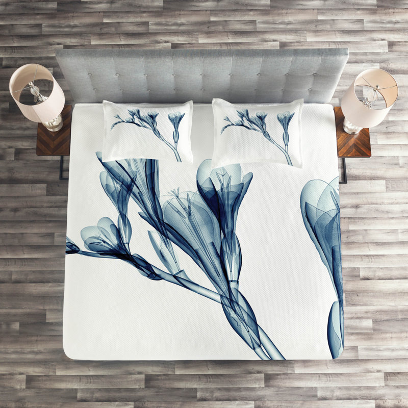 Flower Farmhouse / Country Polyester Coverlet, King Bedspread + 2 Shams