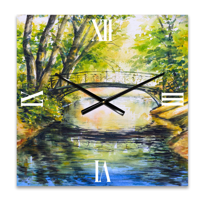 Pont au-dessus d'une eau troublée dans Forest Park - Horloge murale Lake House, Moyen