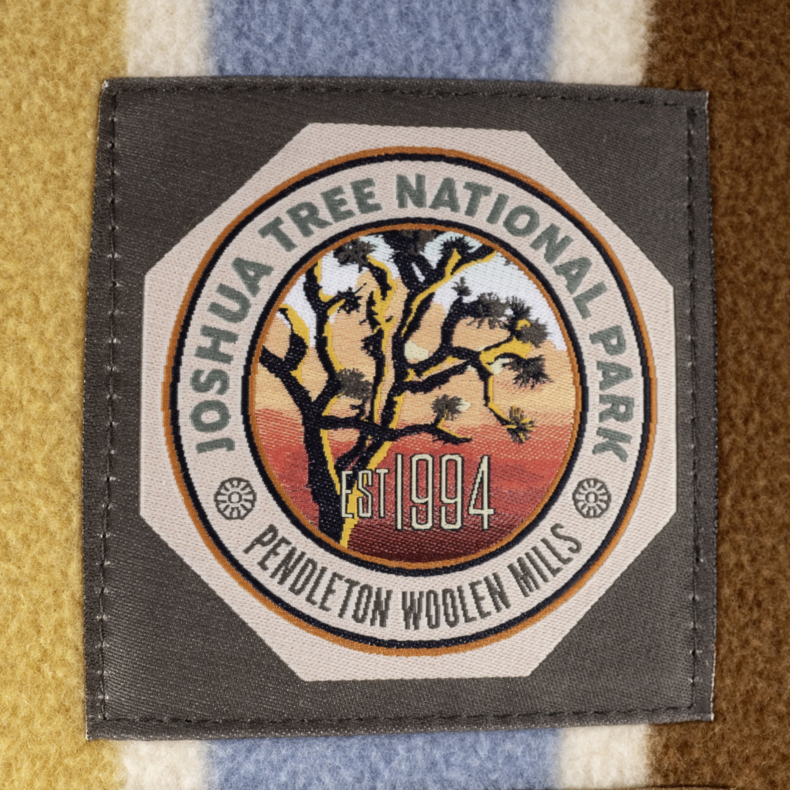 Pendleton National Park Pet Napper, Joshua Tree, X-Small (18" W x 12" D x 3.5" H)
