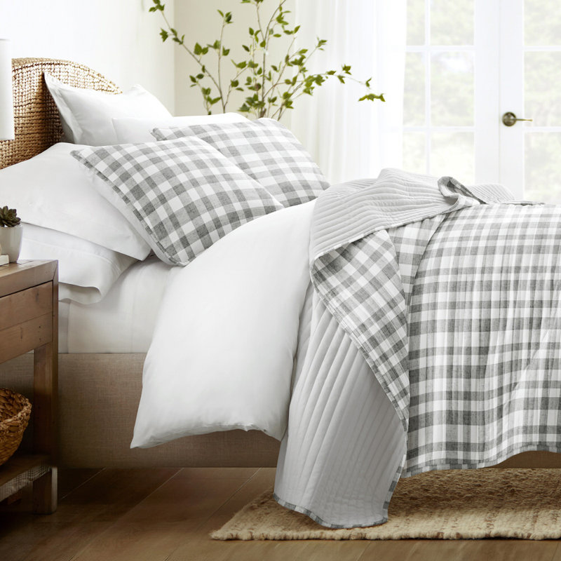 Quilt Set Super Soft Lightweight All Season Quilted Coverlet in Watercolor Plaid, Twin Coverlet Set + 2 Standard Pillow Shams