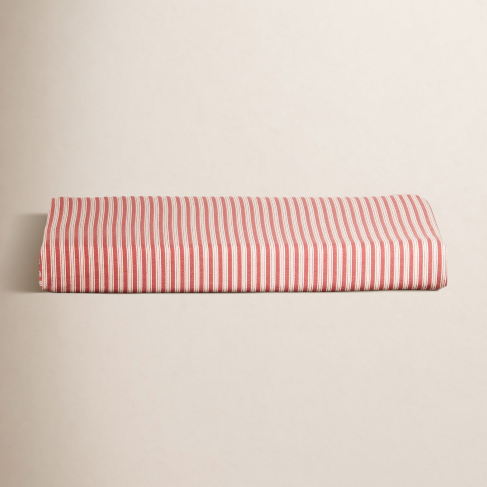 Dauntsey 17" Chair Pad, White/Red