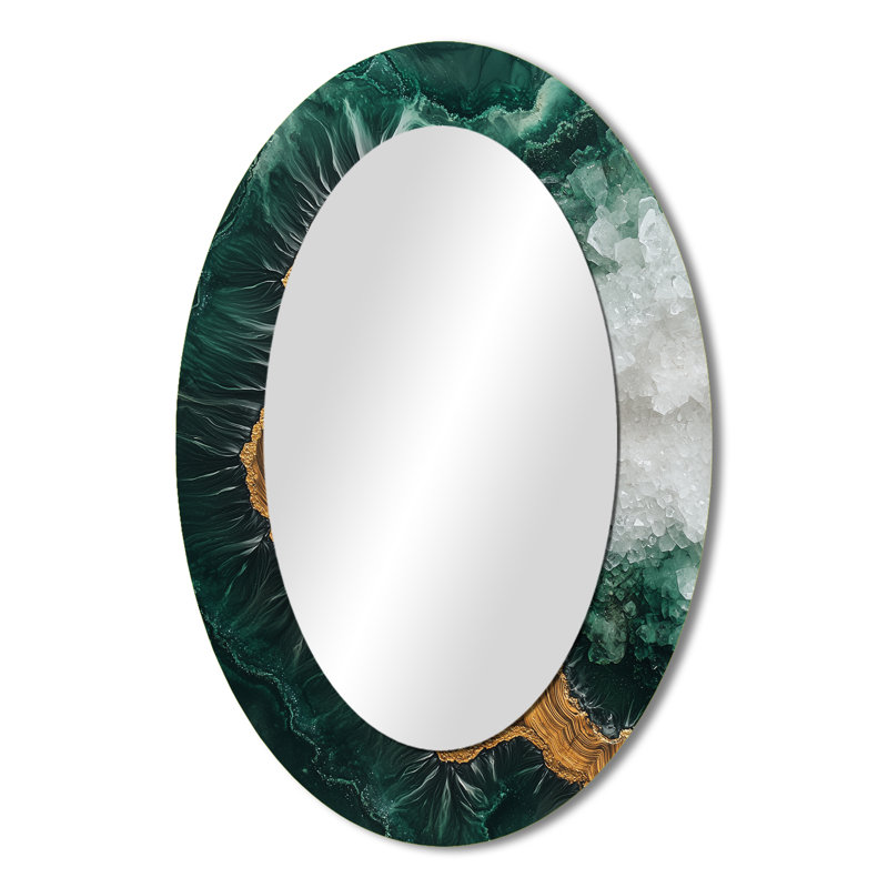 Chemin forestier audacieux le long de la riviÃ¨re Ã‰meraude IV - Miroir mural ovale traditionnel dorÃ©, 36 po x 24 po