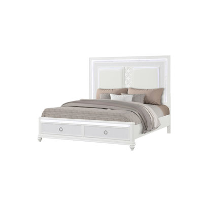 Ensemble de chambre à coucher moderne Abigale 5 pièces pour lit queen avec table de chevet à miroir, éclairage DEL et pied de lit avec rangement, blanc