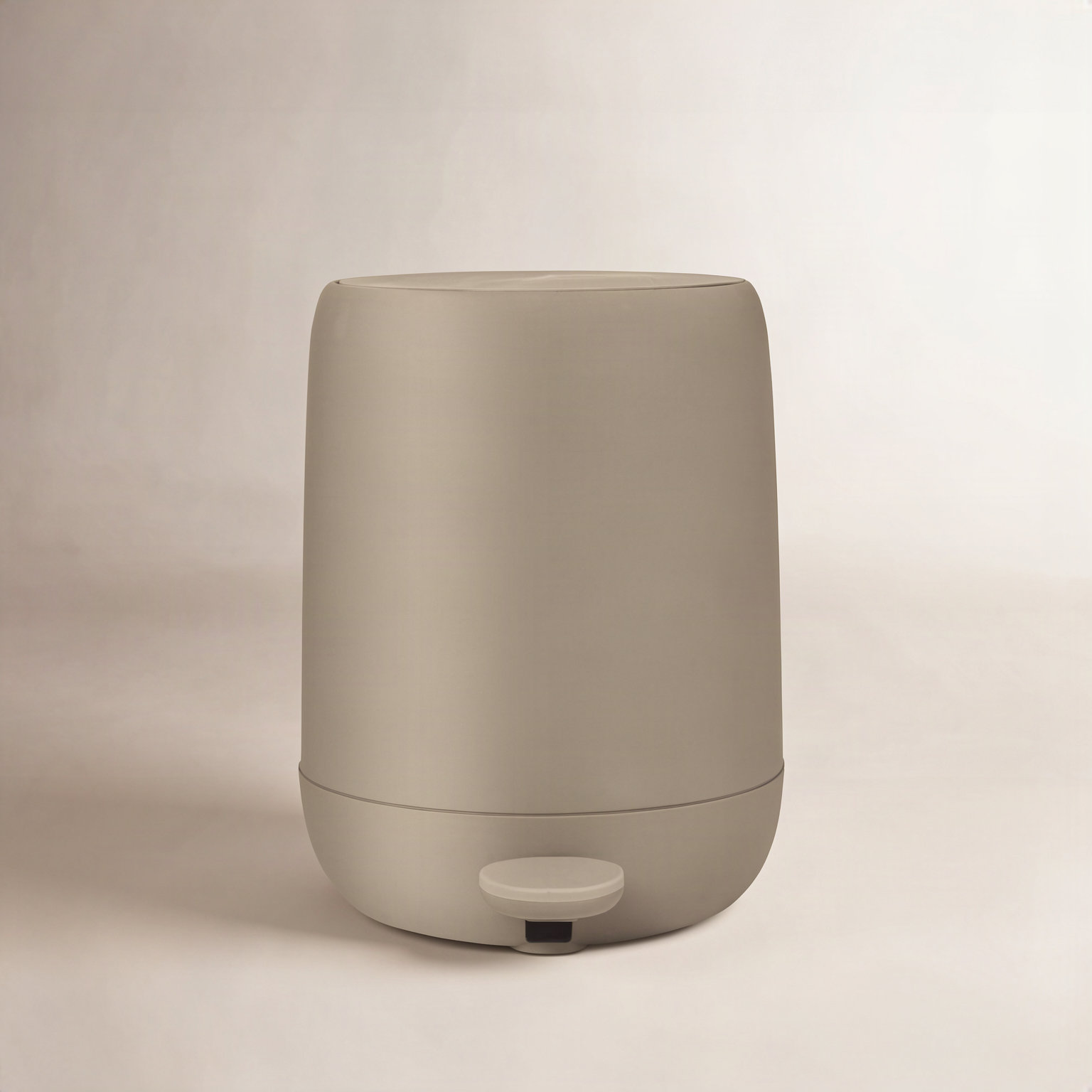 Sono Step-On Trash Can, Tan, 1.3 gal