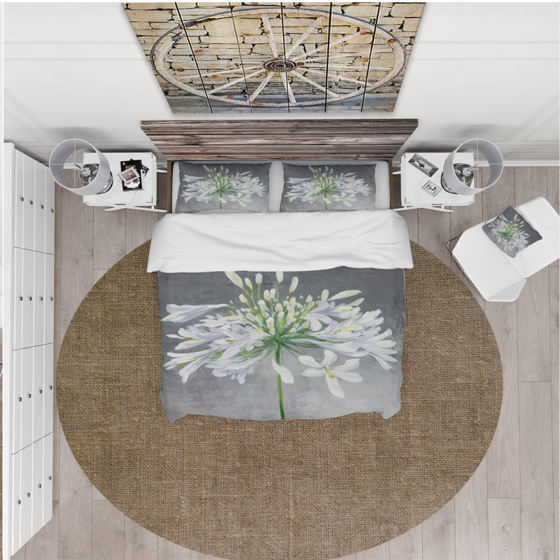 Flower Cleome Splash I - Traditional Floral Duvet Cover Set - Microfiber Polyester, King Duvet Cover + 2 Shams