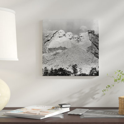 " 1940s Mount Rushmore South Dakota George Washington Theodore Roosevelt Abraham Lincoln Thomas Jefferson "