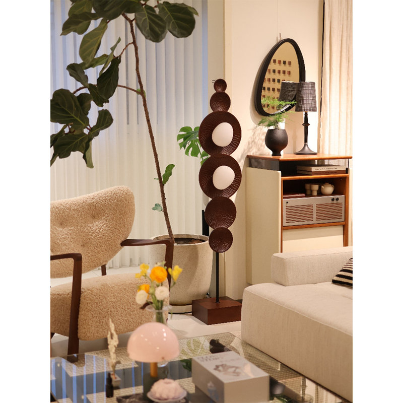 Modern layered disc vertical ambient lighting fixture