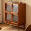 Brun massif + bois manufacturé + vitrines