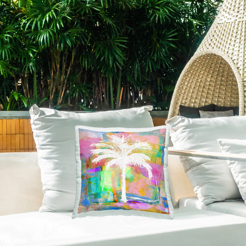Coussin d'extérieur à motif de palmiers tropicaux Bold par Kristen Dew