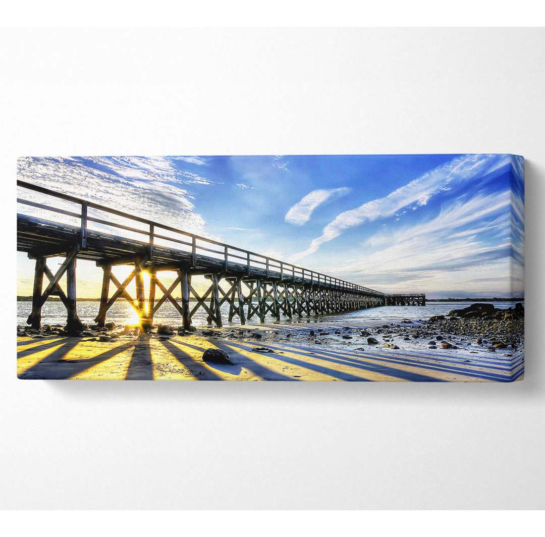 Sun Peaks Through The Pier - Canvas Kunstdrucke auf Leinwand