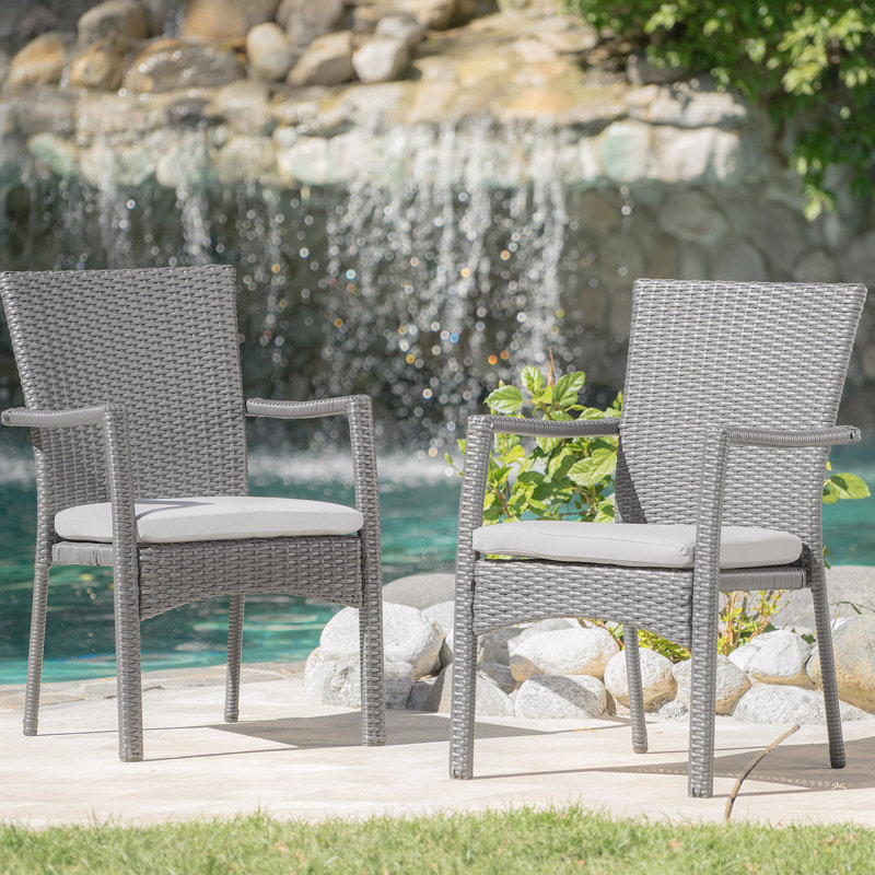 Chaise de salle à manger - Solution de siège d'extérieur exquise avec finition en osier et coussins amovibles pour un confort ultime