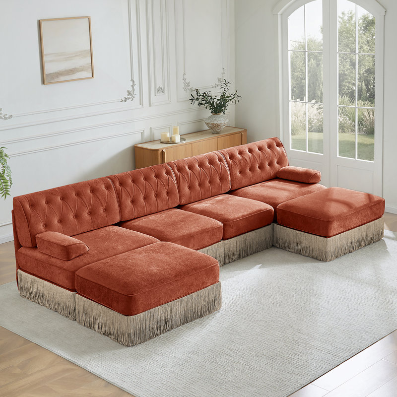 Canapé modulaire 4 places avec 2 repose-pieds en nuage, jupe à pampilles, conception capitonnée, mousse haute densité, base ergonomique en bois, pour les salons et les chambres