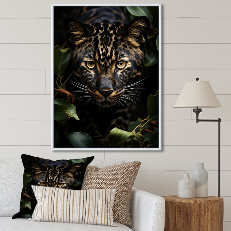 «Leani Cheetah Portrait Silent Stalk II», reproduction sur toile, H 20 po x l 12 po x P 1 po, Cadre flottant blanc