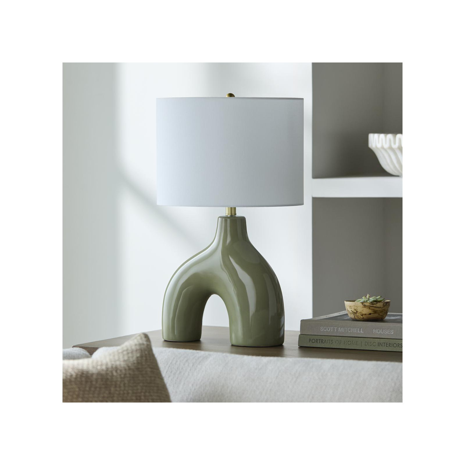 Arlis Ceramic Table Lamp, Green