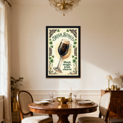 Verre irlandais avec trèfles et nœuds celtiques Food & Beverage