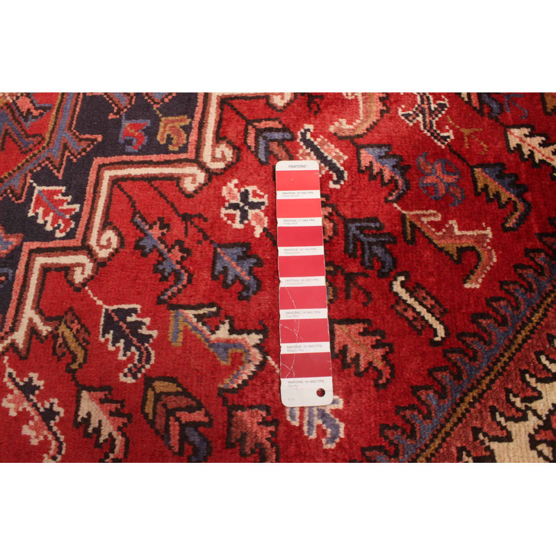 Tapis rouge Casper 6 pi 9 po x 9 pi 6 po