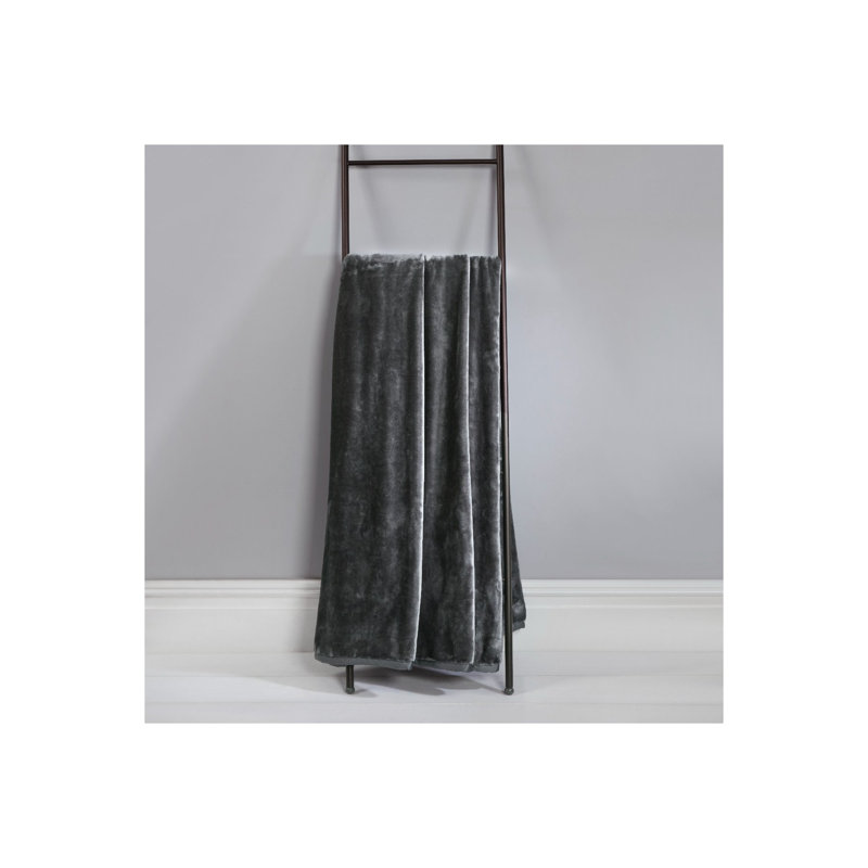 Ola Knitted Throw Blanket