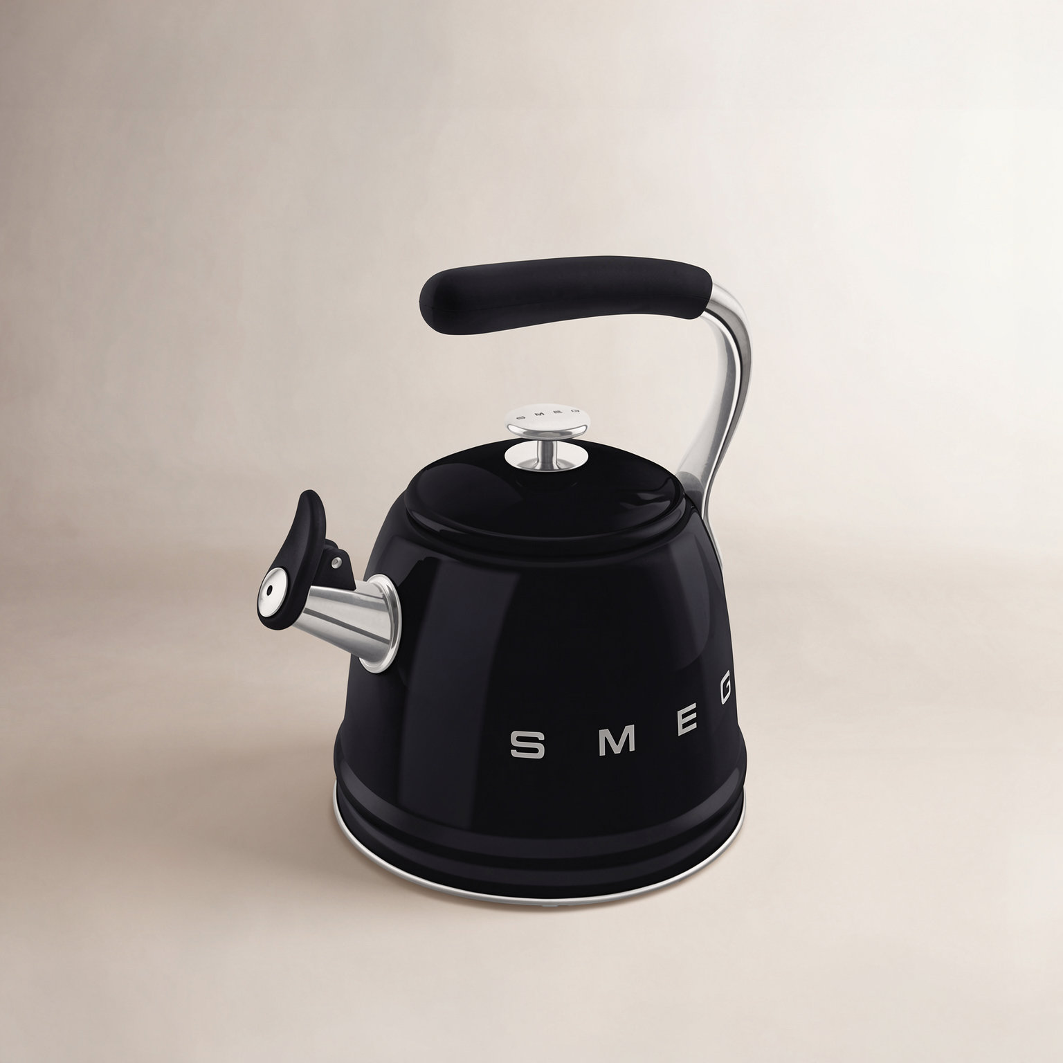 SMEG 50s Style Whistling Stovetop Kettle, Black