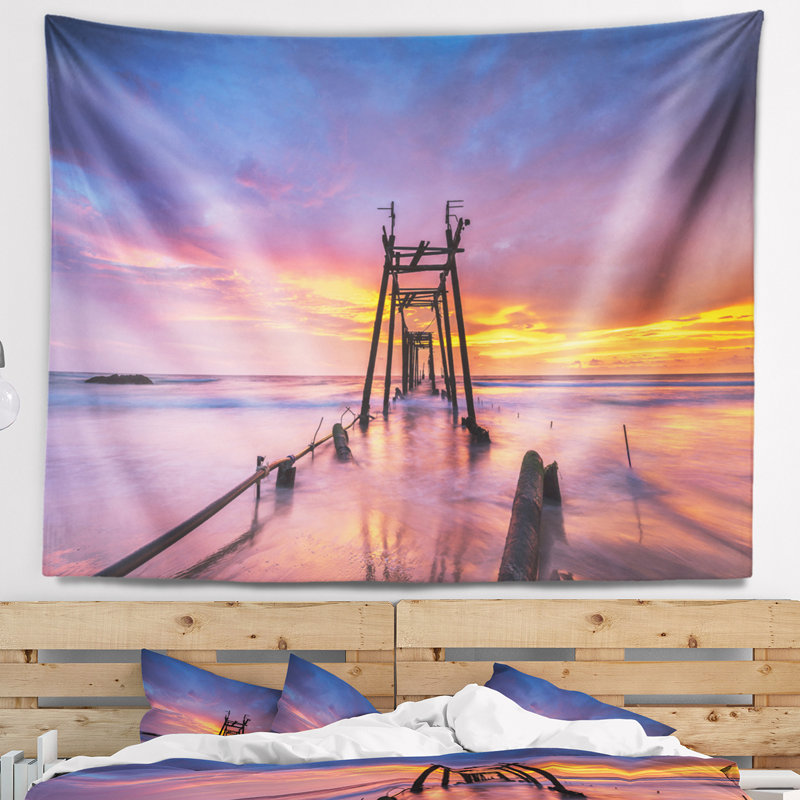 Pont en bois cassé seascape de pilier à coucher de soleil tapisserie, H 50 po x l 60 po
