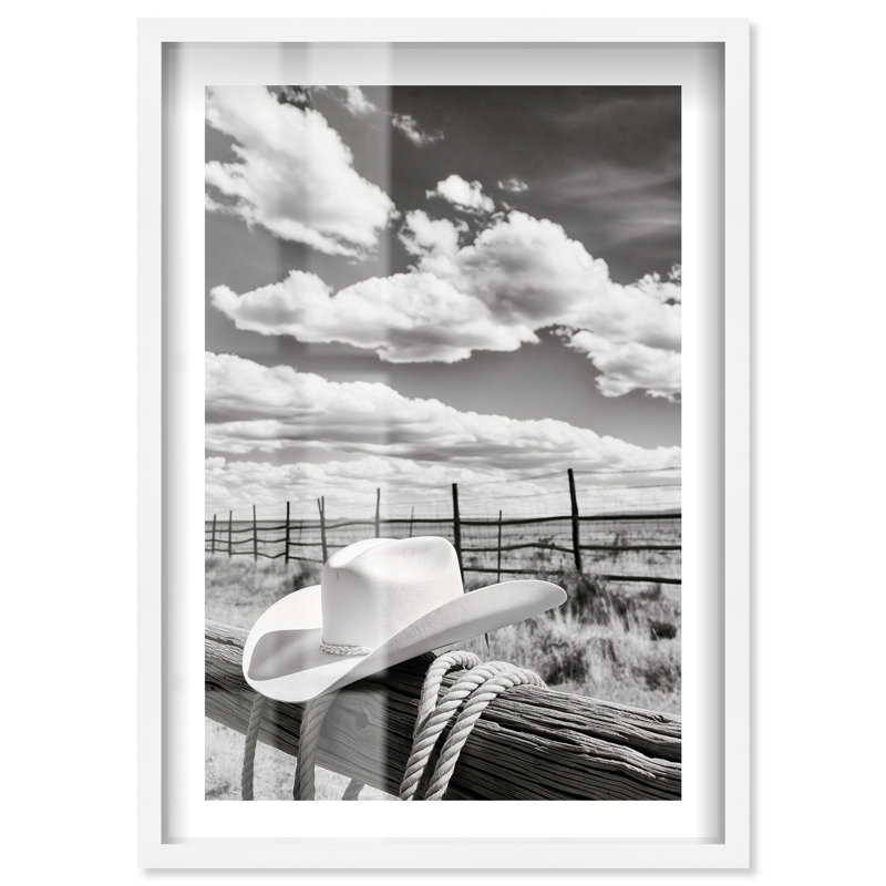 «Cowboy's Rest Shadowbox» par Notoriart, H 31 po x l 21 po, Blanc