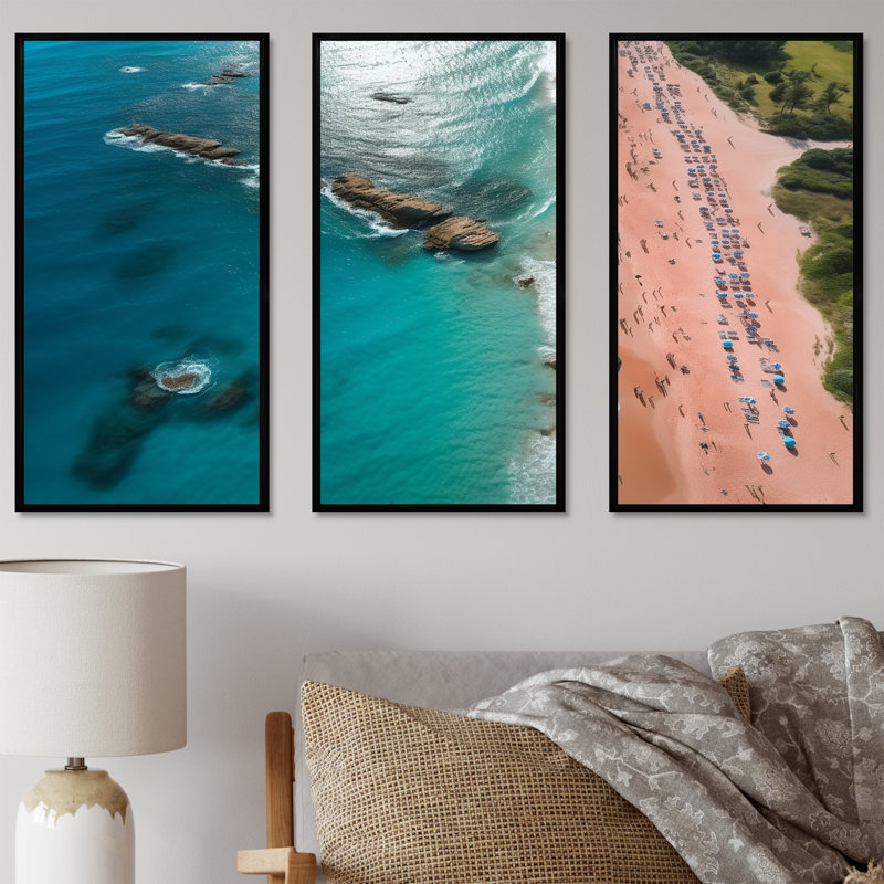 Vue aérienne de la plage bleue et rose - art mural plage et océan, H 28 po x l 36 po x P 1 po, Cadre flottant noir