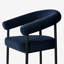 Chaise rembourrée moderne avec accoudoirs courbés-11597298