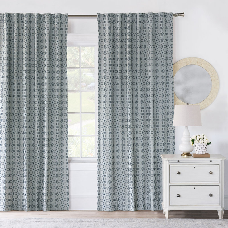 Rideau simple obscurcissant avec passe-tringle Ingram, l 96 po x L 84 po, Gris