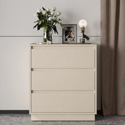 Table de chevet moderne 23,6 po à 3 tiroirs - Grande table de chevet en bois avec glissières à fermeture en douceur, conception sans poignée - Panneau de fibres à densité moyenne de qualité P2, sécurité anti-basculement, pieds antidérapants - Table de bout minimaliste pour chambre à coucher, appartement, dortoir - 159 lb Capacité